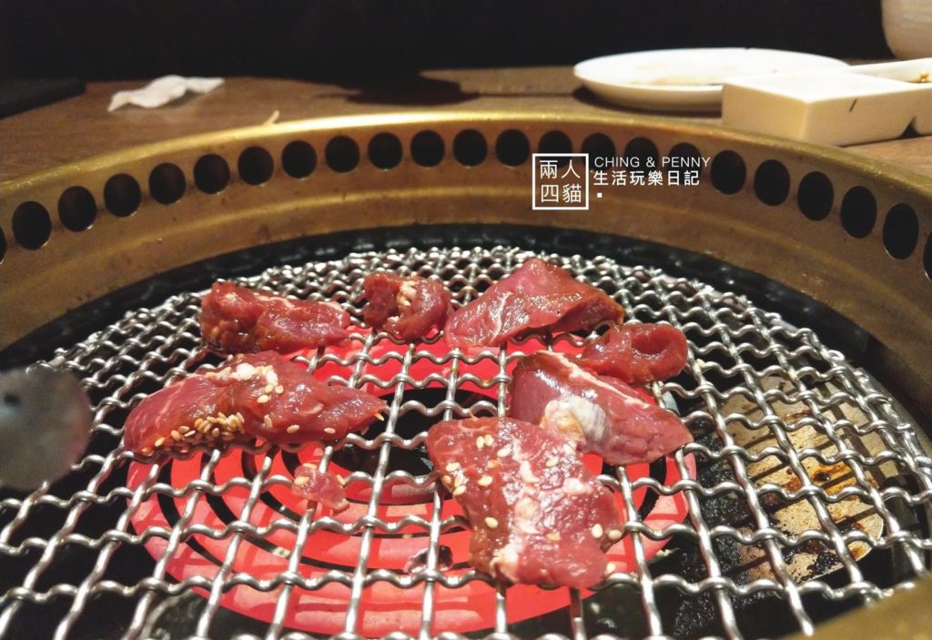 台北燒肉｜85度C子品牌『燒肉同話』工業風裝潢燒肉餐廳 大份量肉品 宵夜場新選擇