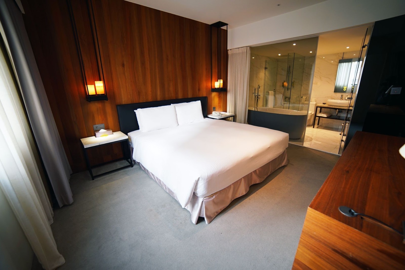 高雄Wo hotel(窩飯店)｜住宿 精美大空間雙人房 有超美浴缸一晚才$2,000