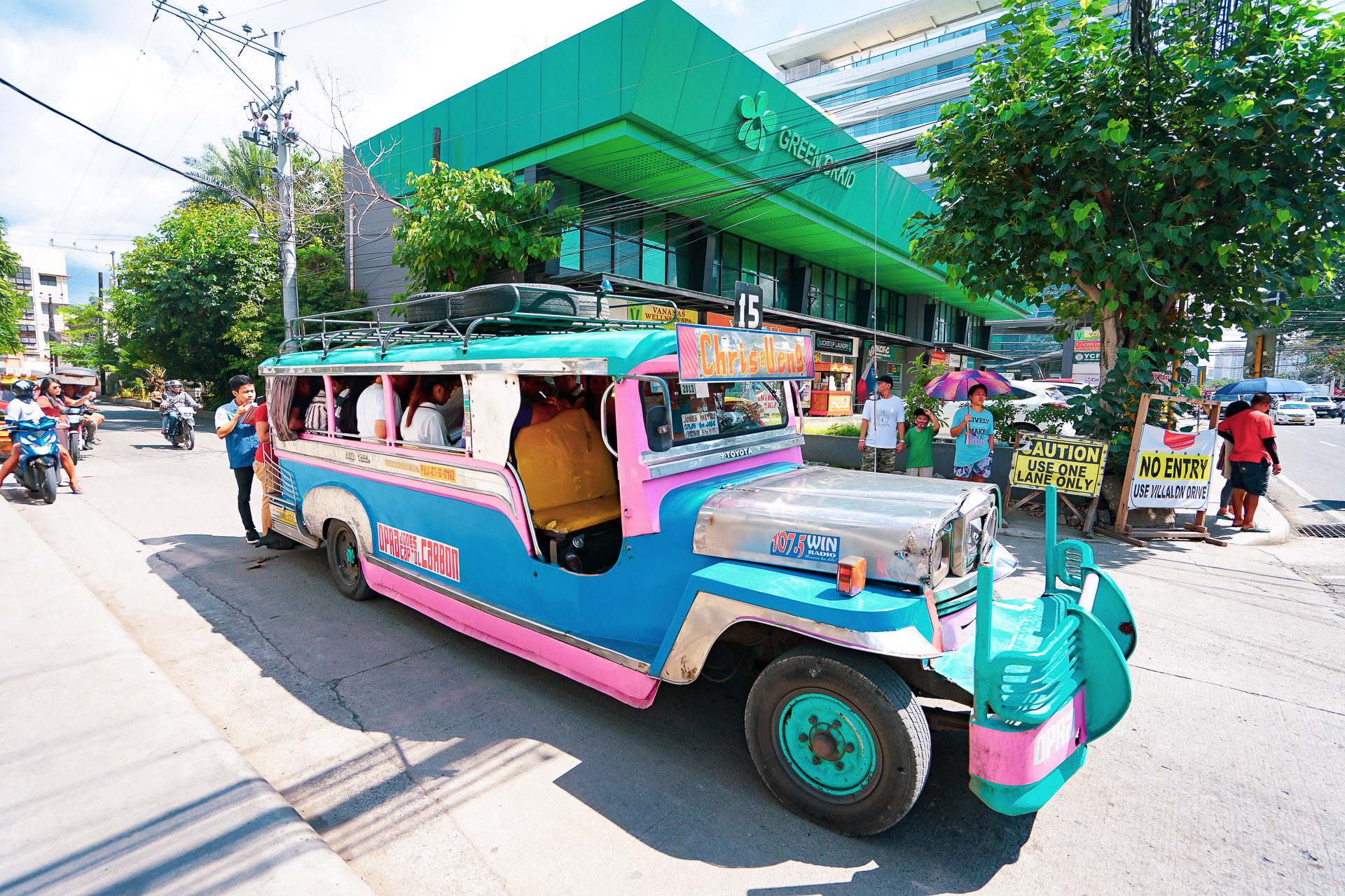 二戰的遺跡，菲律賓吉普尼(Jeepney)公車