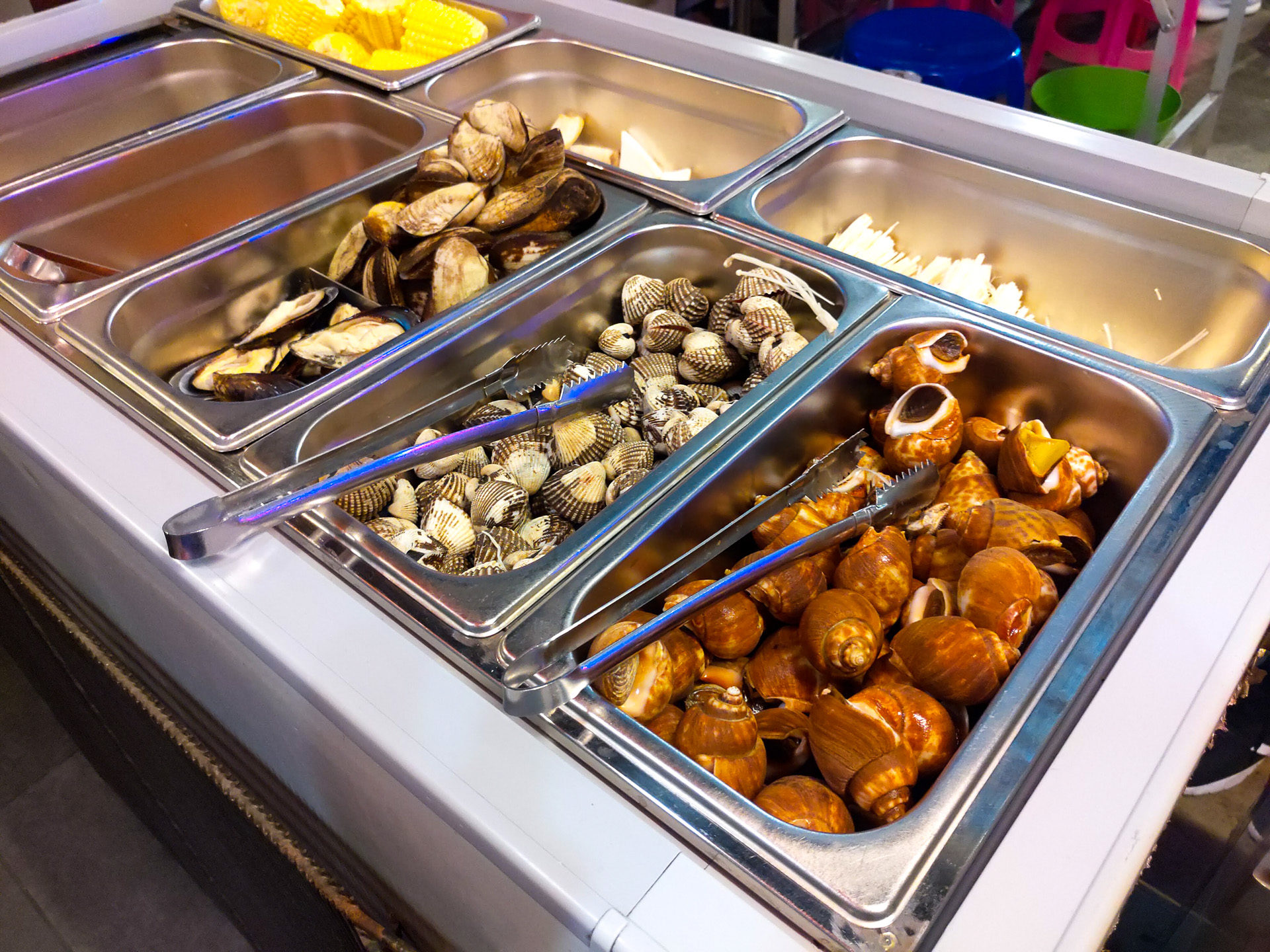 曼谷流水蝦吃到飽》霓虹夜市 Taikong Seafood 大口啖蝦超過癮！