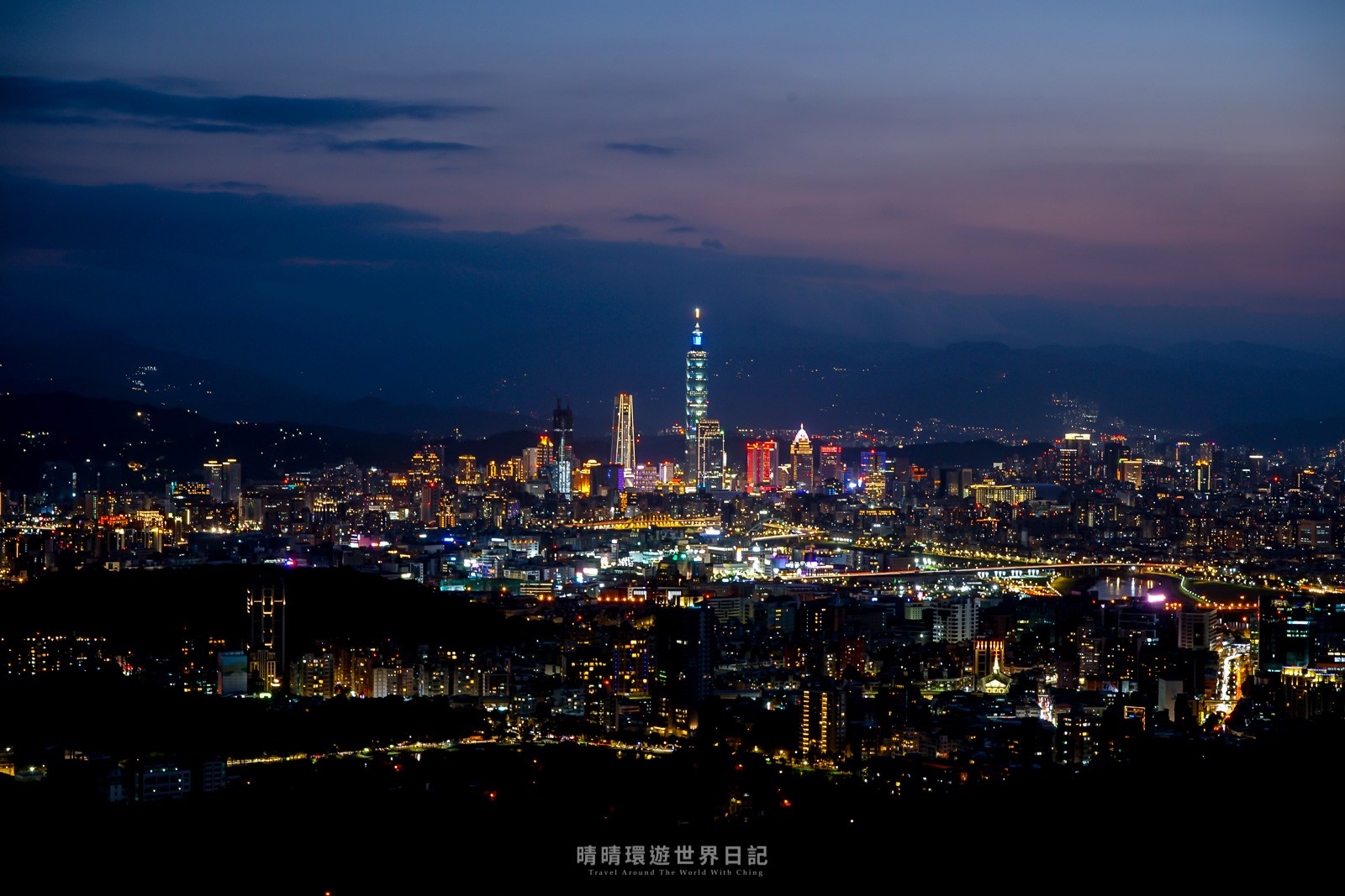 碧山巖夜景》內湖夜景最佳景觀，遠眺101與台北夜之美