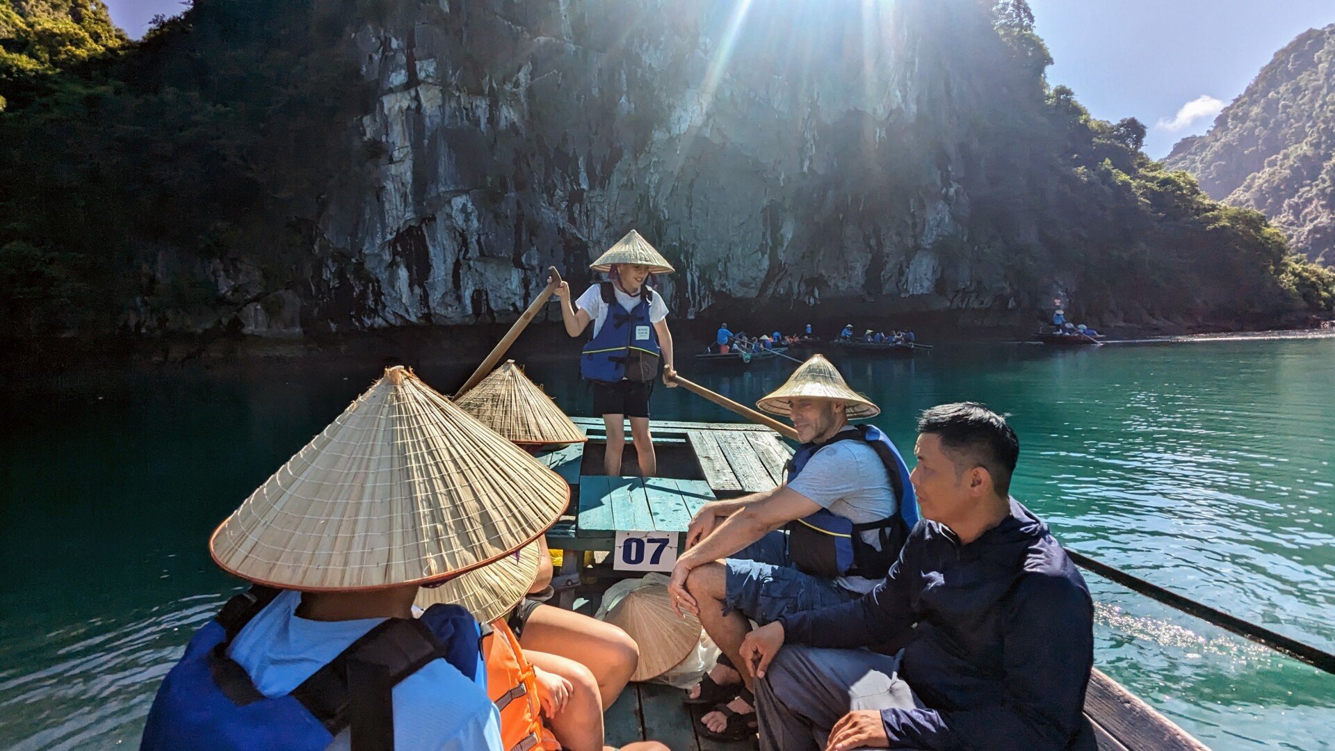 蘭哈灣路線 (Lan Ha Bay)：歐美客最愛！划獨木舟、騎腳踏車的度假秘境