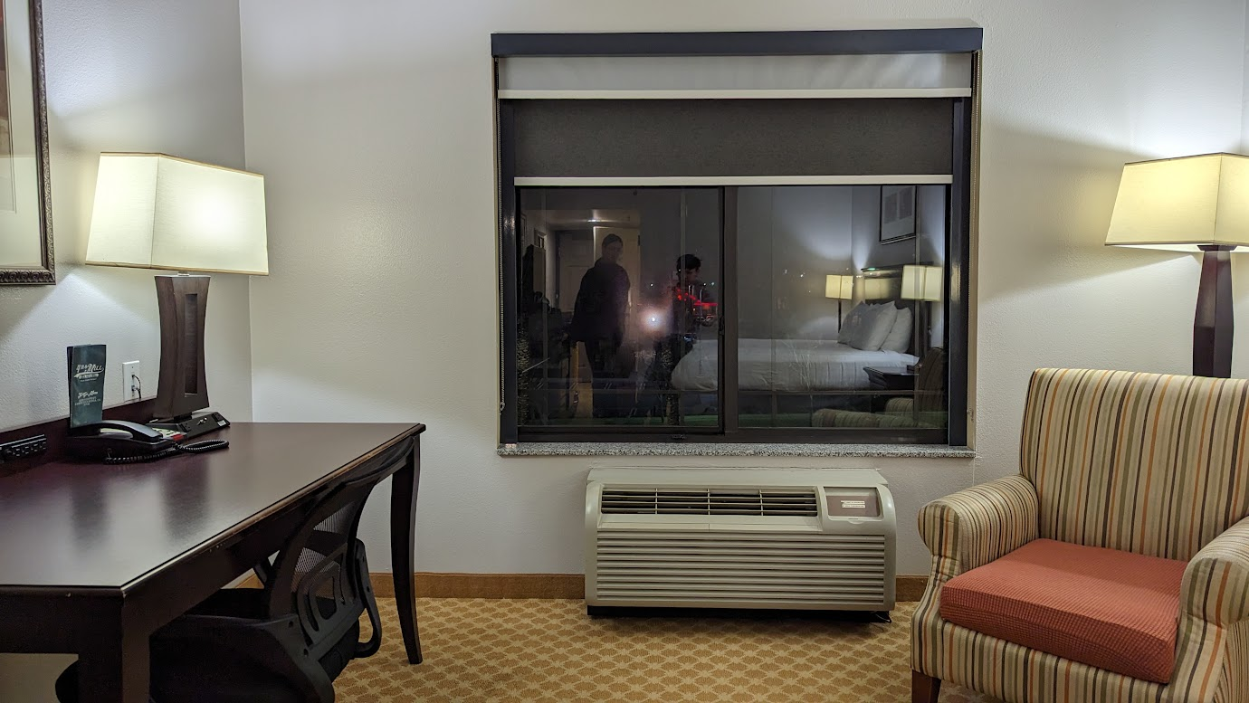 Country Inn & Suites by Radisson 書桌