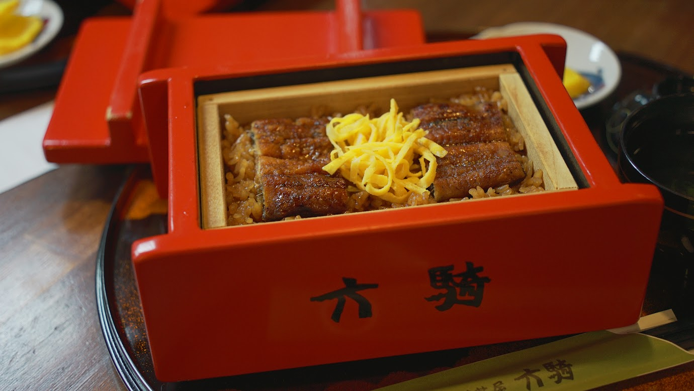 六騎鰻魚飯  精緻紅色傳統木盒